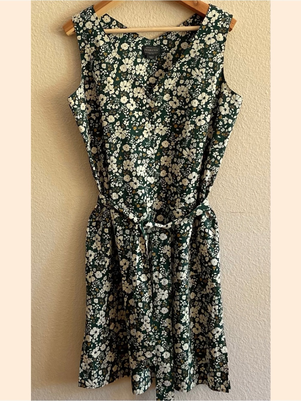 Dress - Pendleton - “Knockabouts” Sleeveless - Pine Green Floral - NWOT
Size L
